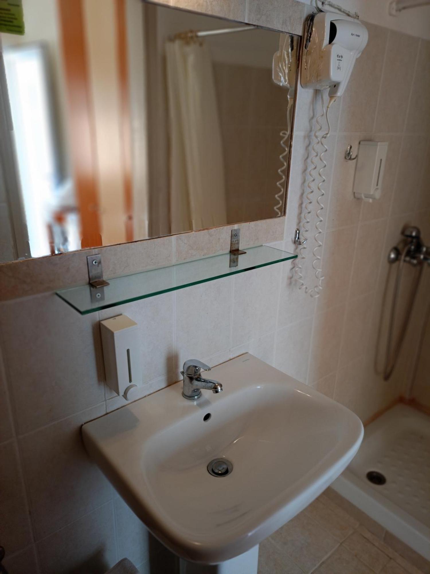 Efstratios Hotel Loutra Edipsou  Bilik gambar
